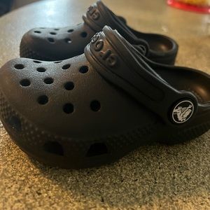 Size 6c black crocs